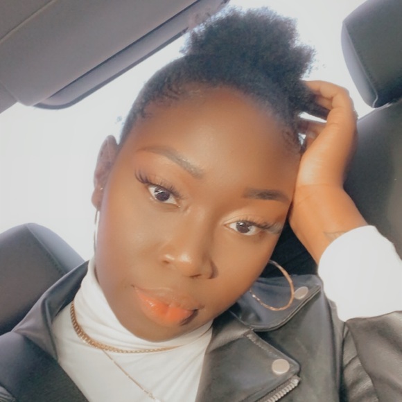 Meet your Posher, Michaela - Picture 1 of 1